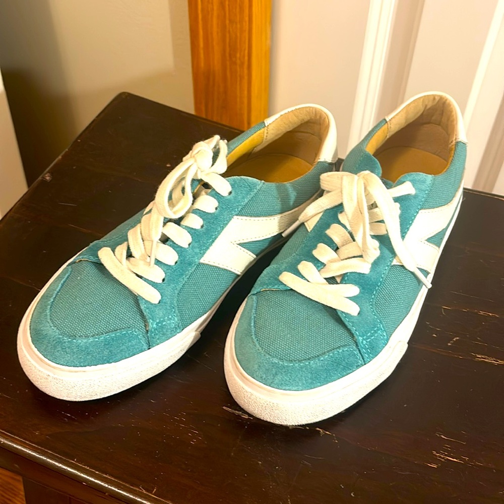 Lucky brand sneakers
